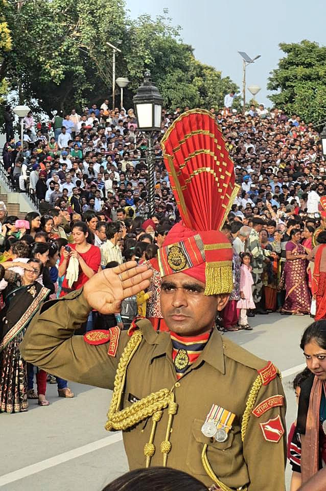 Indien Chandigarh Zuschauer Wagah Border