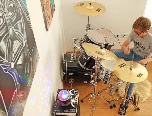 Jugendzimmer Teenagerzimmer Jungs einrichten Schlagzeug