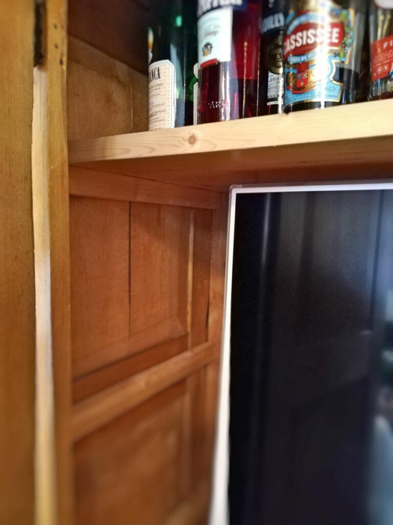 Fernseher verstecken einfach günstig schick