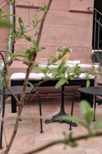 Unschlagbar einfaches Outdoor-Kreidefarbe Balkonmöbel DIY