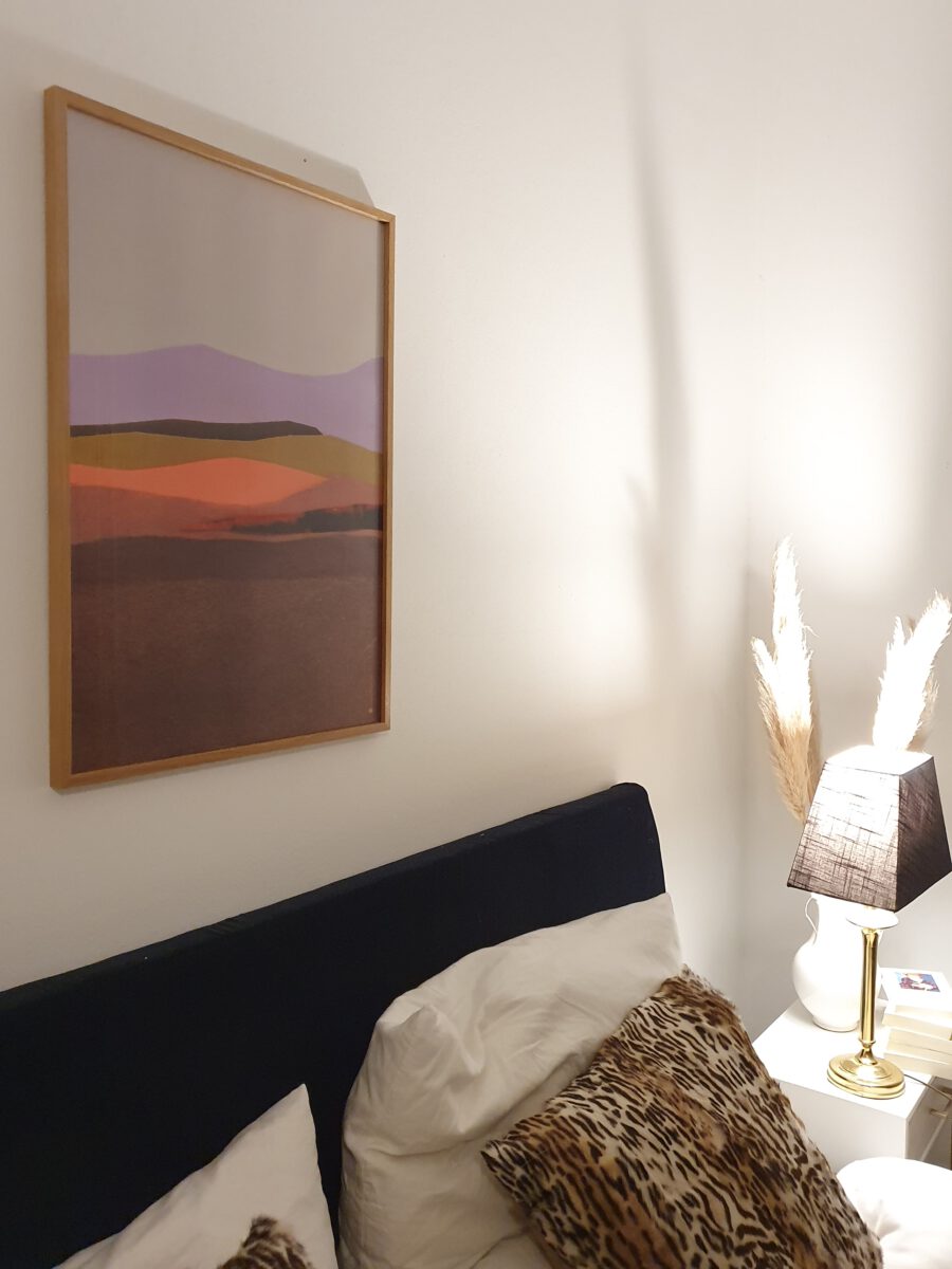 Bild über dem Bett, Kunstdruck von Tinystories, Betthaupt Samt, Farbscala coral, chocolate, weiß